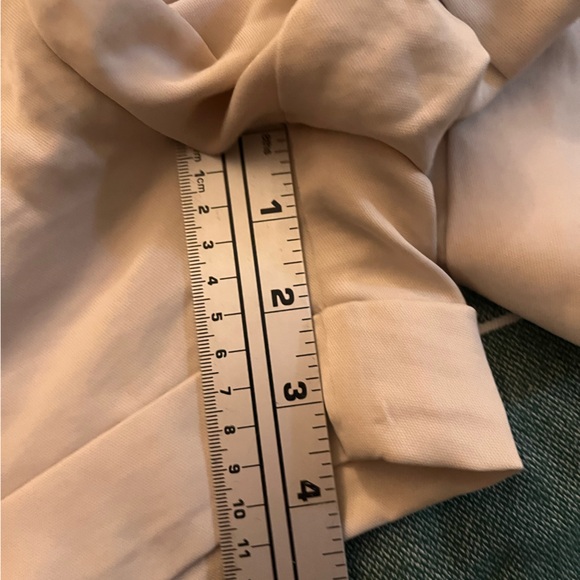 Express Women’s High Rise Shorts NWT.          🌵6 - Picture 6 of 6